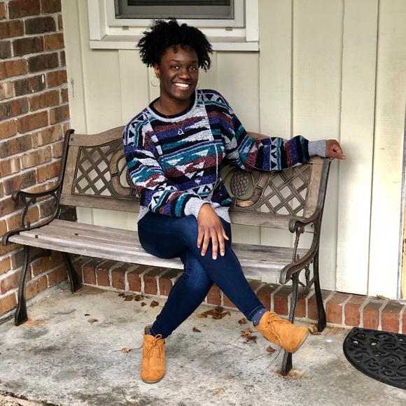 Meet your Posher, Tierra - Picture 3 of 9